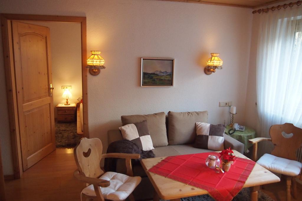 Haus Bergwelt Appartement Grän Buitenkant foto