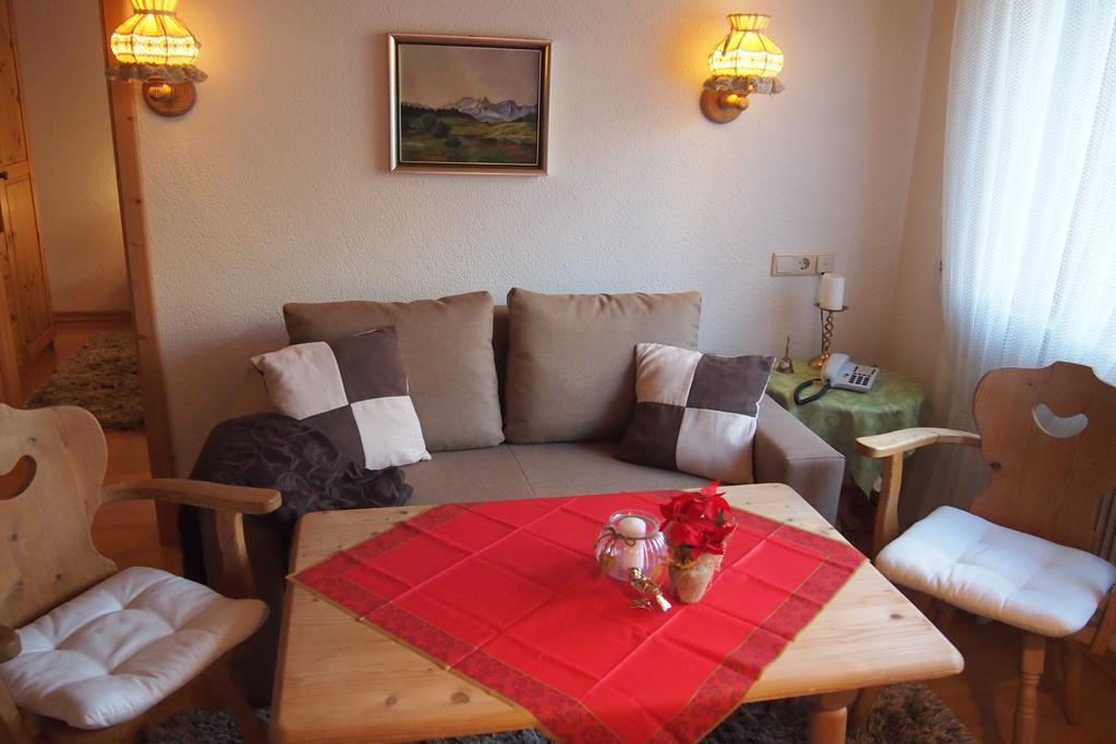 Haus Bergwelt Appartement Grän Buitenkant foto