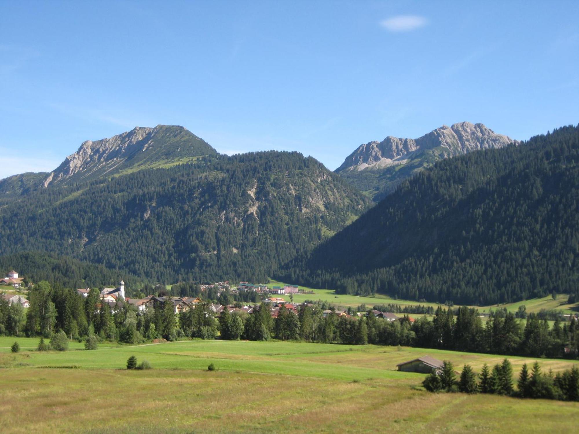 Haus Bergwelt Appartement Grän Buitenkant foto
