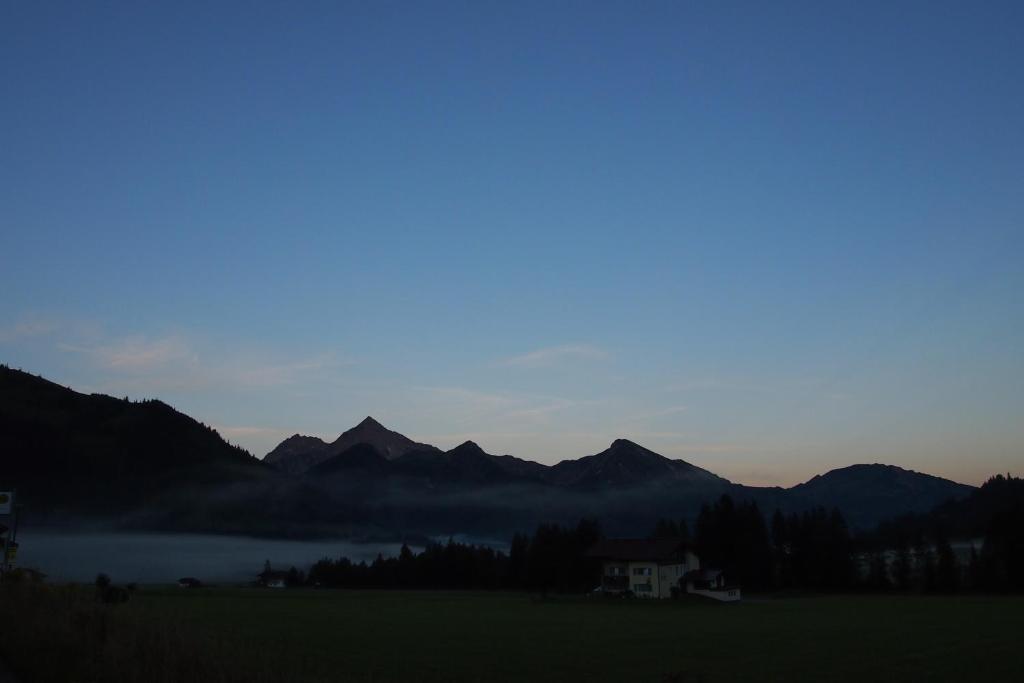 Haus Bergwelt Appartement Grän Buitenkant foto