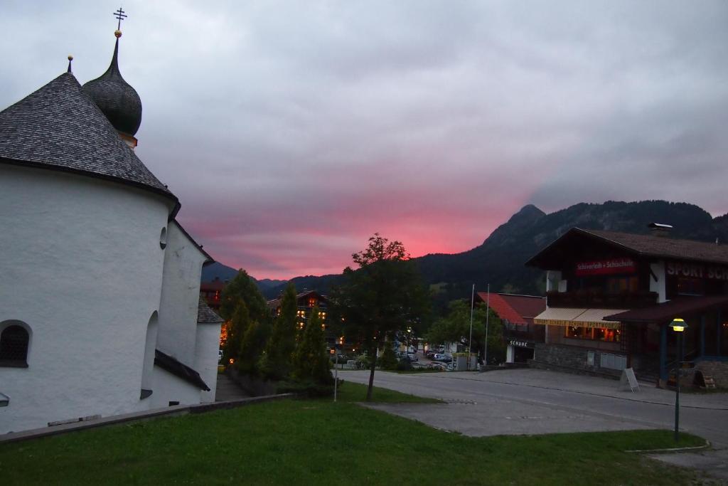 Haus Bergwelt Appartement Grän Buitenkant foto
